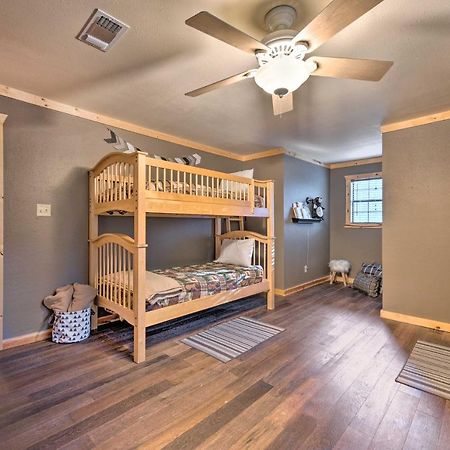 Broken Bow Retreat On 2 Acres With Hot Tub And Deck! Vila Exterior foto