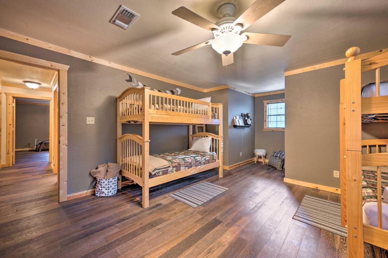 Broken Bow Retreat On 2 Acres With Hot Tub And Deck! Vila Exterior foto